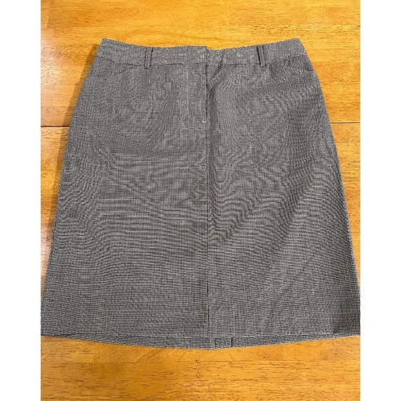 J.Crew No2 Pencil Skirt Stretch Gray Red Pattern Wool Business Casual, Size S - Picture 1 of 11